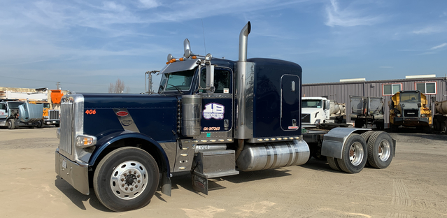 2012 Peterbilt 389 T/A Sleeper Truck Tractor 2012 Peterbilt 389 T/A Sleeper Truck Tractor