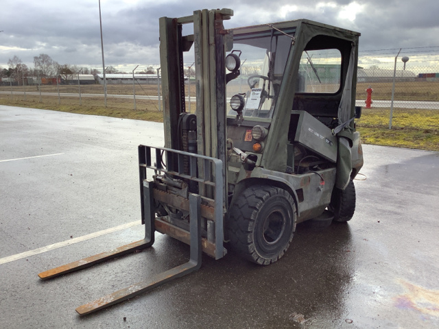 1986 Still DGF 2/4002 Pneumatic Tire Forklift 1986 Still DGF 2/4002 Pneumatic Tire Forklift