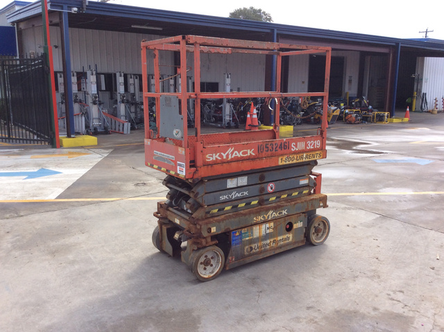 2016 Skyjack SJ111 3219 Electric Scissor Lift
