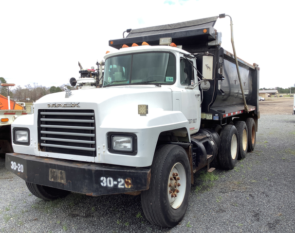 1994 Mack RD688S Tri/A Dump Truck 1994 Mack RD688S Tri/A Dump Truck