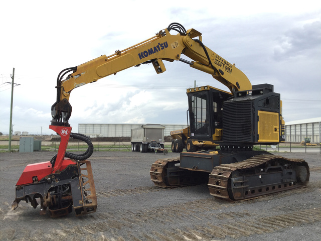 2015 Komatsu XT430-3 Track Harvester 2015 Komatsu XT430-3 Track Harvester