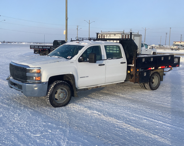 2015 Chevrolet Silverado 3500HD 4x4 S/A Flatbed Truck 2015 Chevrolet Silverado 3500HD 4x4 S/A Flatbed Truck