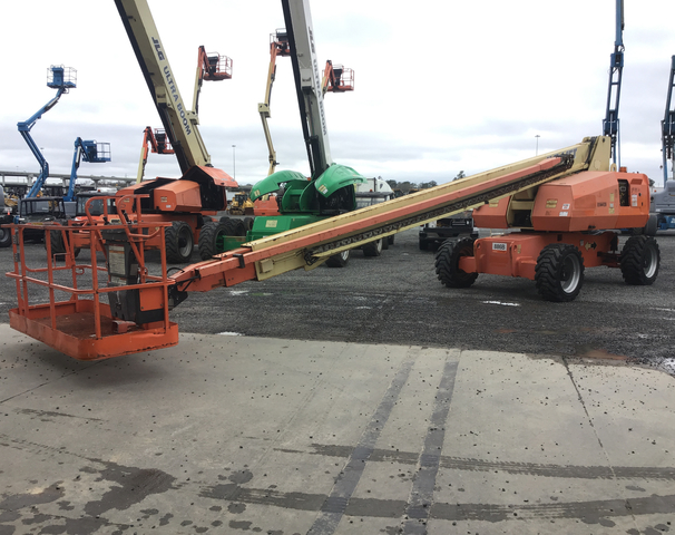 2011 JLG 800S 4WD Diesel Telescopic Boom Lift 2011 JLG 800S 4WD Diesel Telescopic Boom Lift