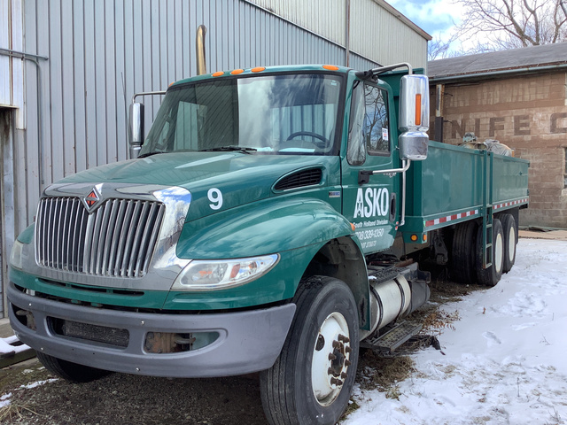 2012 International 4400 T/A Flatbed Truck 2012 International 4400 T/A Flatbed Truck