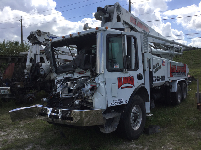 2003 Mack MR688S Concrete Pump Truck