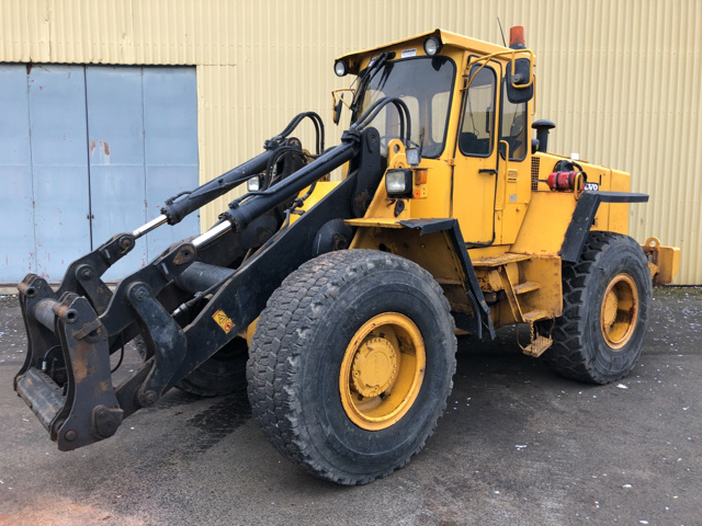 1989 Volvo L90 Wheel Loader