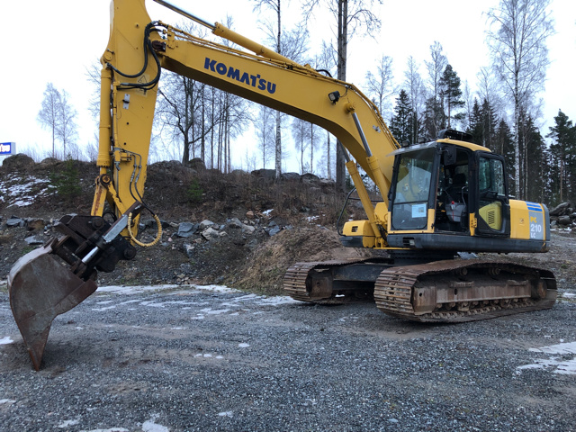 2003 Komatsu PC210LC-7K Track Excavator 2003 Komatsu PC210LC-7K Track Excavator