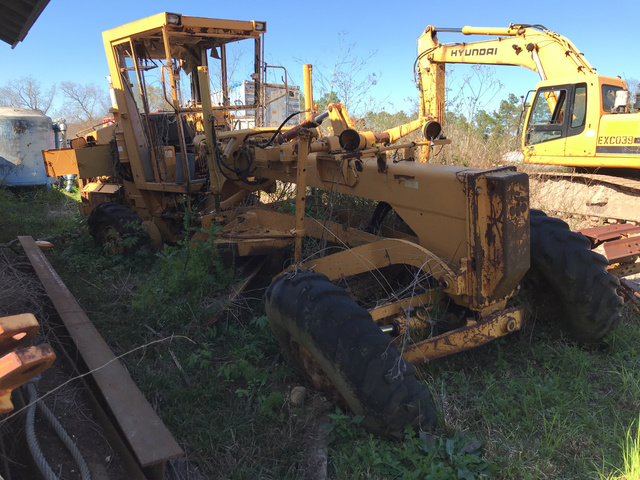 Komatsu GD605A-2 Motor Grader Komatsu GD605A-2 Motor Grader