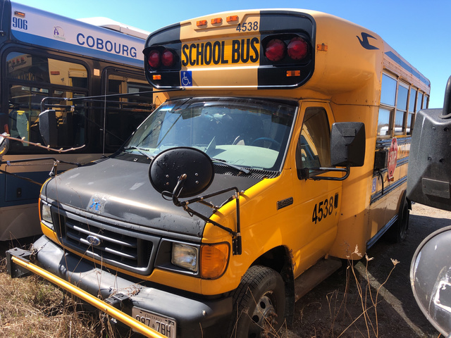 ford econoline e450 bus