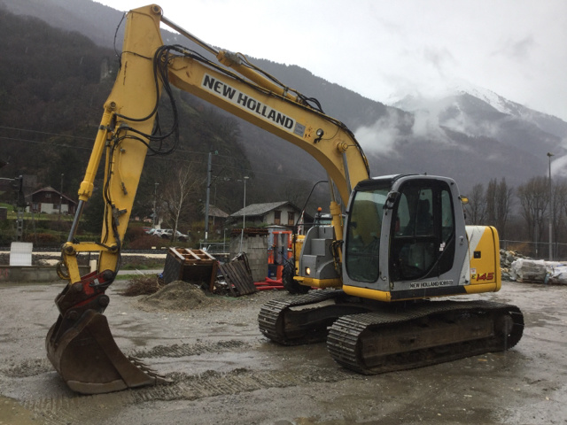 2009 New Holland E145 Track Excavator 2009 New Holland E145 Track Excavator