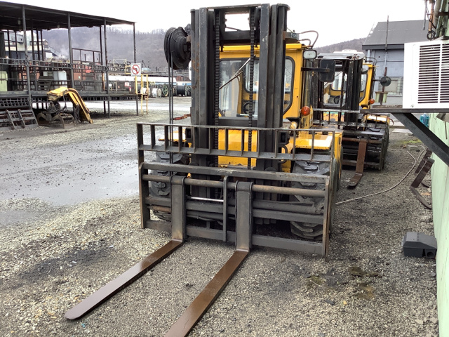 Lot of (2) Sellick SG60-R Pneumatic Tire Forklift Lot of (2) Sellick SG60-R Pneumatic Tire Forklift