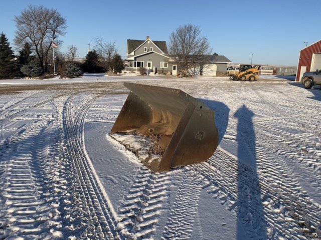 Roll-Out Wheel Loader Bucket - Fits John Deere 544K