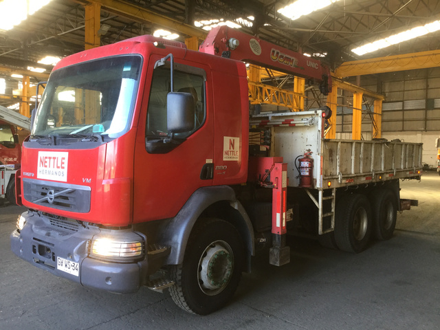 2014 Volvo VM330 6x4 Flatbed Truck w/Crane