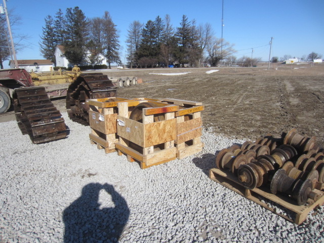 Lot of Undercarriage Parts - Fits Cat D7R