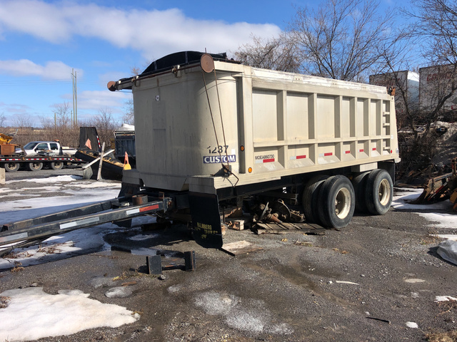 1990 Custom Tri/A End Dump Trailer 1990 Custom Tri/A End Dump Trailer