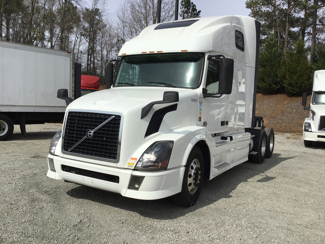 2014 Volvo VNL T/A Sleeper Truck Tractor 2014 Volvo VNL T/A Sleeper Truck Tractor