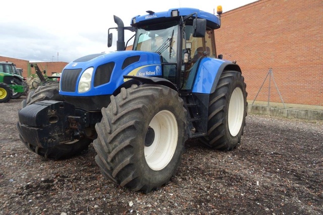 2009 New Holland T7550 4WD Tractor 2009 New Holland T7550 4WD Tractor