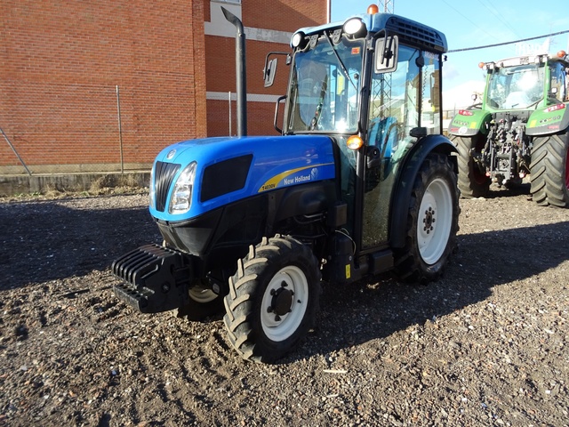 2011 New Holland T4030V 4WD Tractor 2011 New Holland T4030V 4WD Tractor