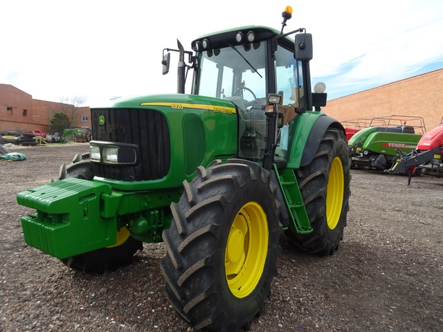 2005 John Deere 6920 4WD Tractor 2005 John Deere 6920 4WD Tractor