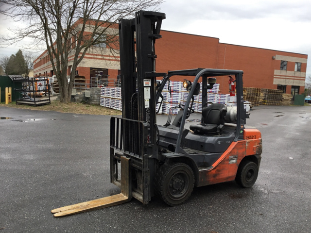 2010 (unverified) Toyota 8FGU30 Pneumatic Tire Forklift 2010 (unverified) Toyota 8FGU30 Pneumatic Tire Forklift