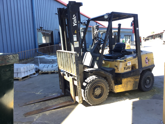 Yale GDP080L Pneumatic Tire Forklift Yale GDP080L Pneumatic Tire Forklift