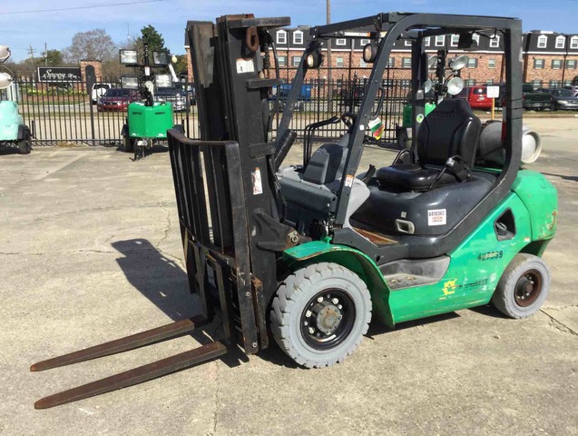 2012 Komatsu FG25T-16 Pneumatic Tire Forklift 2012 Komatsu FG25T-16 Pneumatic Tire Forklift