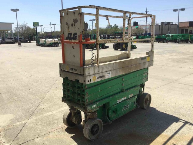 2012 JLG 2630ES 25.4 ft Electric Scissor Lift