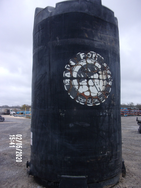 4,900 Gallon Poly Tank