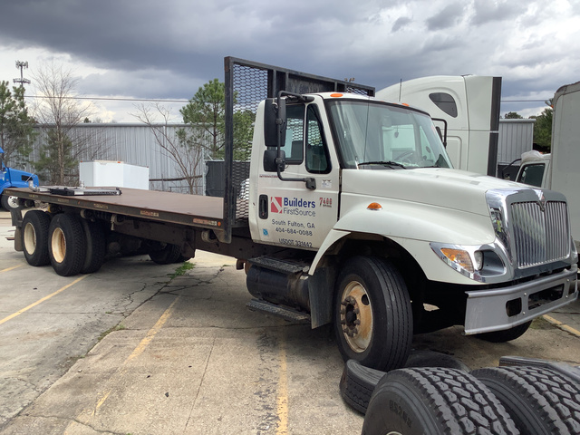 2005 International 7400 T/A Flatbed Truck 2005 International 7400 T/A Flatbed Truck