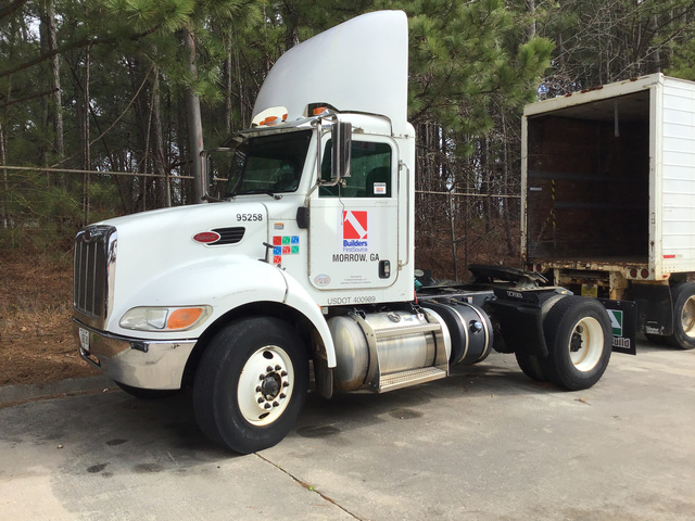 2013 Peterbilt 337 S/A Day Cab Truck Tractor 2013 Peterbilt 337 S/A Day Cab Truck Tractor