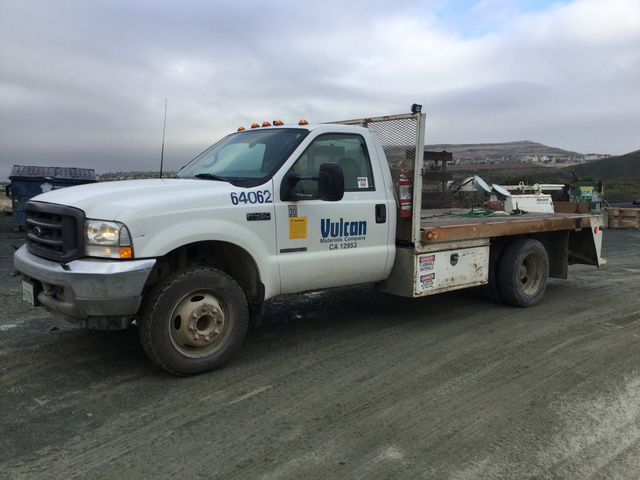 2002 Ford F-450 Super Duty Flatbed Truck 2002 Ford F-450 Super Duty Flatbed Truck