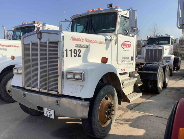 2002 Kenworth W900 6x4 T/A Day Cab Truck Tractor 2002 Kenworth W900 6x4 T/A Day Cab Truck Tractor