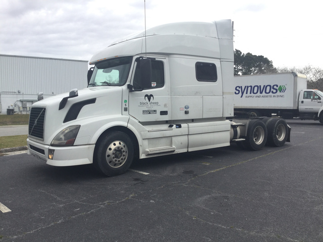 2014 Volvo VN VNL T/A Sleeper Truck Tractor 2014 Volvo VN VNL T/A Sleeper Truck Tractor