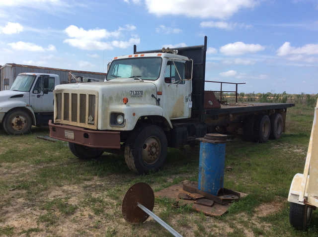 1996 International 2654 T/A Flatbed Truck 1996 International 2654 T/A Flatbed Truck