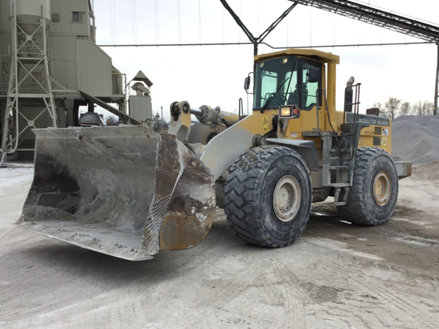 Komatsu WA500-3L Wheel Loader Komatsu WA500-3L Wheel Loader