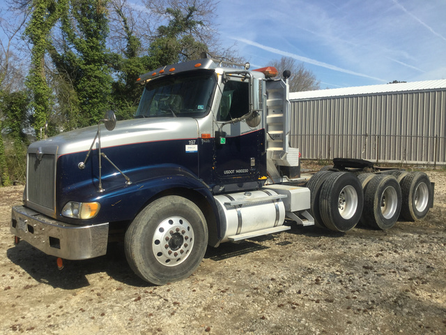 2005 International 9400i Tri/A Day Cab Truck Tractor 2005 International 9400i Tri/A Day Cab Truck Tractor