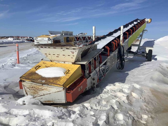 2014 Superior 36x60 PRSC Radial Stacking Conveyor