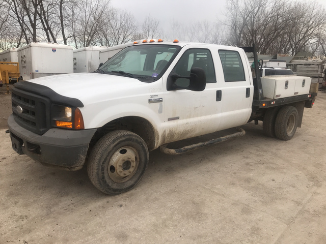 2005 Ford F-350 XL Super Duty 4x4 Flatbed Truck 2005 Ford F-350 XL Super Duty 4x4 Flatbed Truck