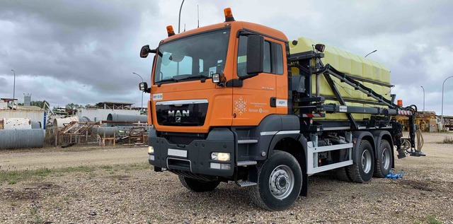 2010 Boschung SDASF S5 on 2011 MAN TGS33.400 6x6 De-Icer Truck