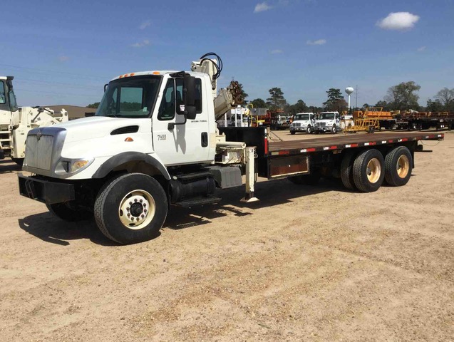 National N50 on 2003 International 7400 6x4 Truck National N50 on 2003 International 7400 6x4 Truck