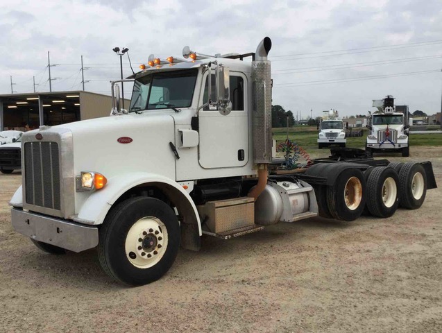 2009 Peterbilt 365 6x4 Tri/A Day Cab Truck Tractor 2009 Peterbilt 365 6x4 Tri/A Day Cab Truck Tractor