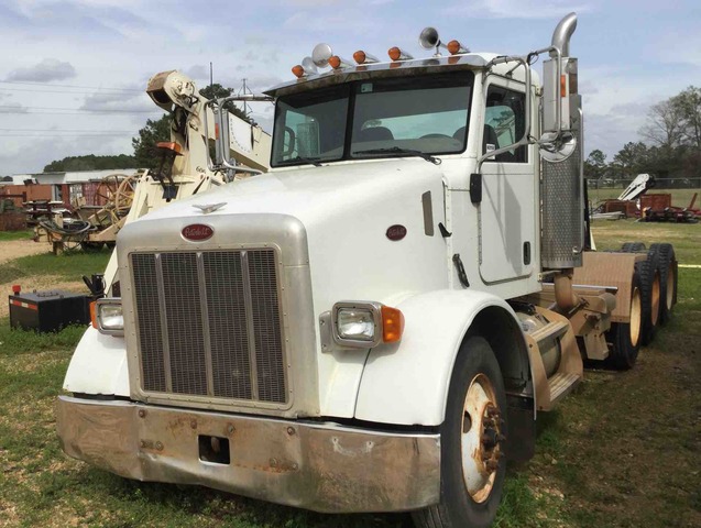 2007 Peterbilt 357 8x4 Tri/A Day Cab Truck Tractor 2007 Peterbilt 357 8x4 Tri/A Day Cab Truck Tractor