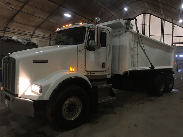 1997 Kenworth T800 T/A Dump Truck 1997 Kenworth T800 T/A Dump Truck