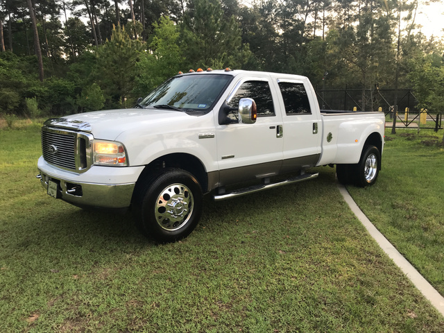 2006 Ford F-350 Lariat Super Duty 4x4 Crew Cab Pickup 2006 Ford F-350 Lariat Super Duty 4x4 Crew Cab Pickup