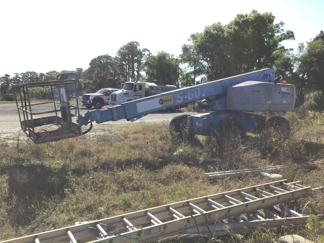 2005 Genie S-60 4WD Diesel Telescopic Boom Lift 2005 Genie S-60 4WD Diesel Telescopic Boom Lift