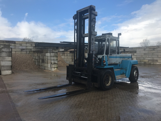 1992 Svetruck 1260-30 Pneumatic Tire Forklift 1992 Svetruck 1260-30 Pneumatic Tire Forklift