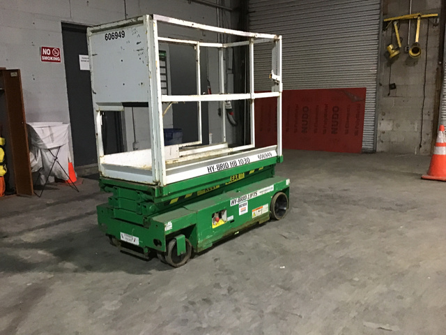 2009 (unverified) Hy-brid HB-1030 Electric Scissor Lift
