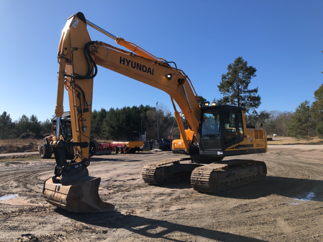 Hyundai Robex 250NLC-7A Track Excavator Hyundai Robex 250NLC-7A Track Excavator
