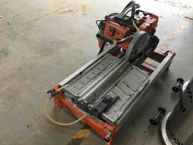 2016 (unverified) Husqvarna TS90 Tile Saw