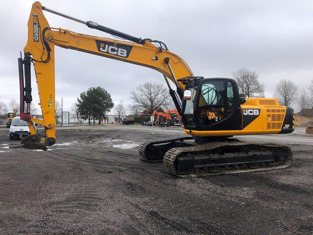 2014 JCB JS240LC Track Excavator 2014 JCB JS240LC Track Excavator